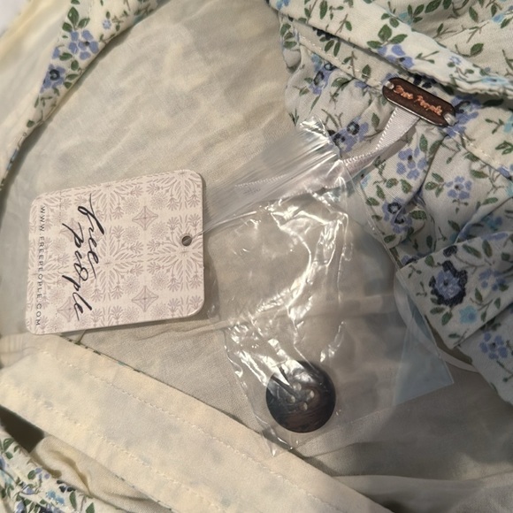 Free people NWT cream color with blue purple flowers 🌺 - Picture 9 of 10